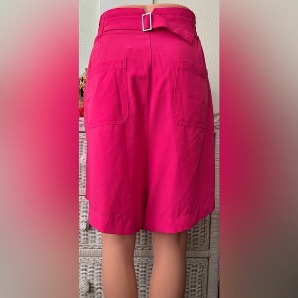 Torrid Wide Leg Studio Crepe Shorts in Pink Peacock Color Size 22 NWT - Picture 4 of 8
